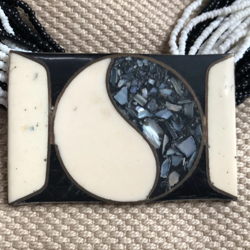 VINTAGE Yin Yang Abalone Cloisonné Brass Pendant Multiple Strand 19” Necklace - Picture 4 of 11